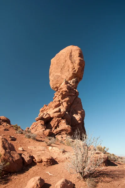 Balanced rock — Stock Photo, Image