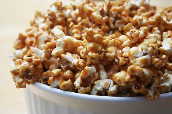 Karamell-Popcorn — Stockfoto