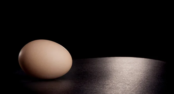 Egg on Black — Stock Photo, Image