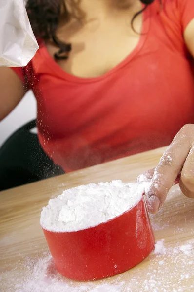 Pouring Flour — Stockfoto