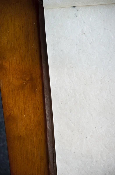 Бумага и древесина — стоковое фото