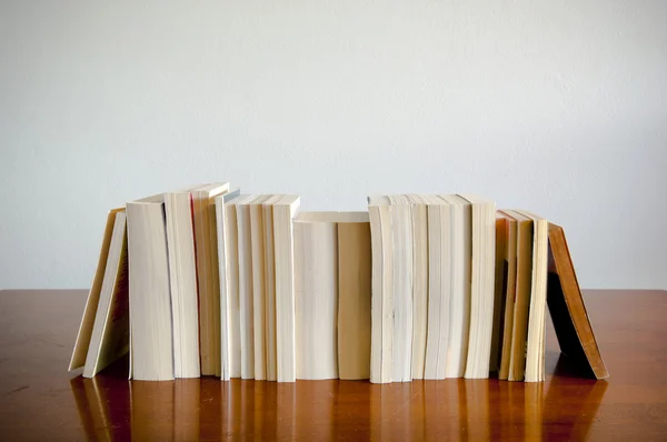 Ряд книг — стоковое фото