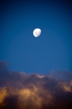 White Moon and Dusk Clouds clipart