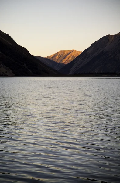 Gün batımı göl — Stok fotoğraf