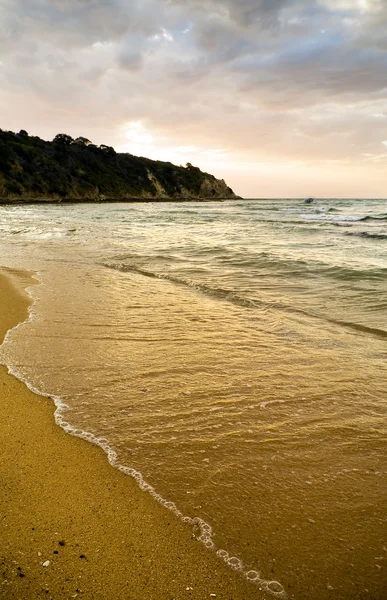 Perfektní pláž při západu slunce — Stock fotografie
