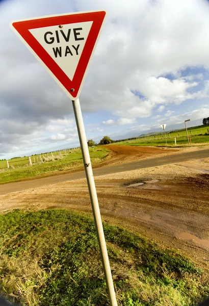 道路の標識を与える — ストック写真