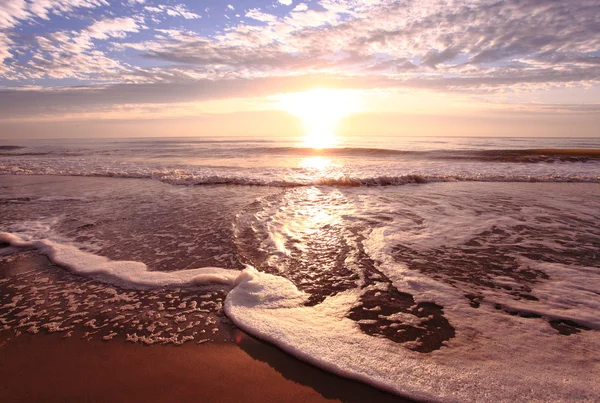 浜の日の出 — ストック写真