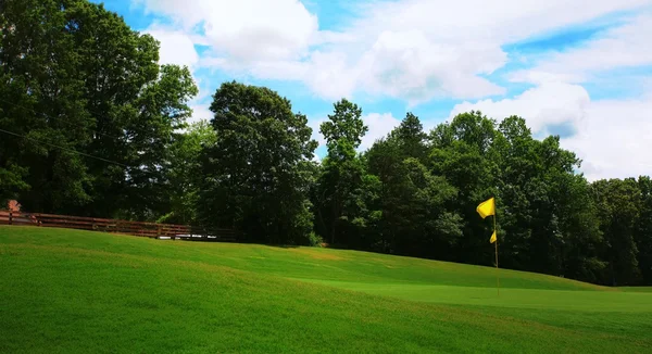 Поле для гольфа в Северной Каролине — стоковое фото
