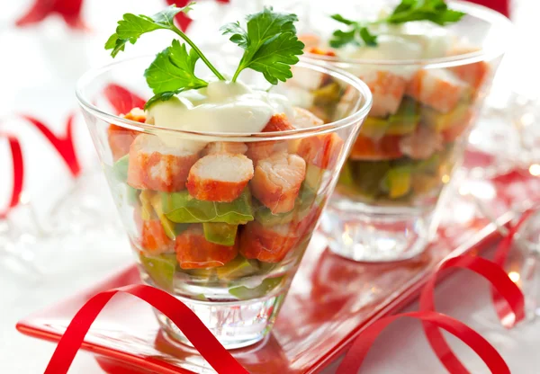 Avokado ile Yengeç Salatası — Stok fotoğraf
