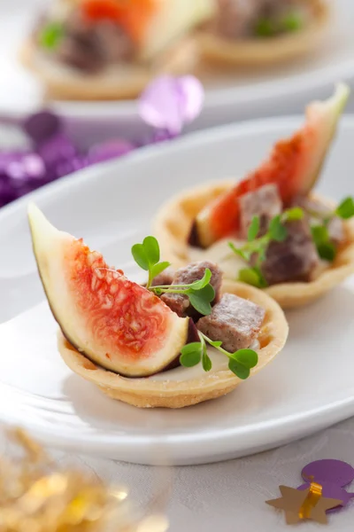 Appetizer with fig and pate — Stock Photo, Image