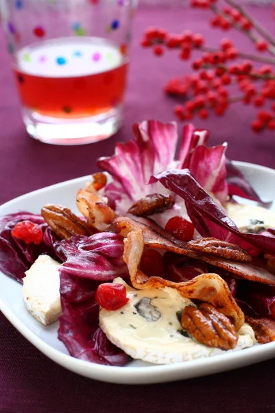 Radicchio and gorgonzola salad — Stock Photo, Image