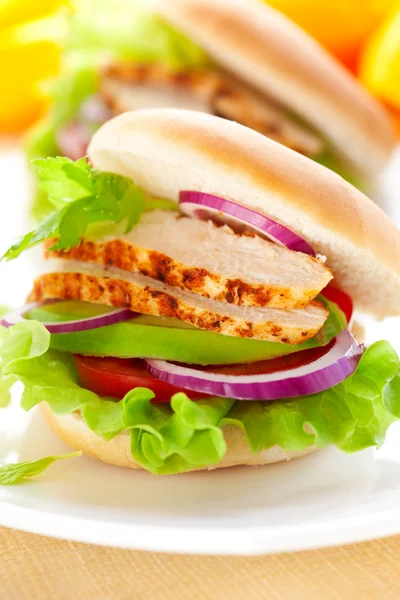 Сэндвич с курицей — стоковое фото