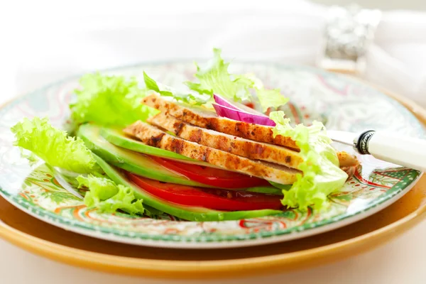 Kuře a zelenina salát — Stock fotografie