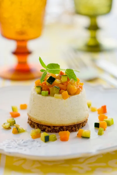 Roquefort cheesecake with vegetables — Stock Photo, Image