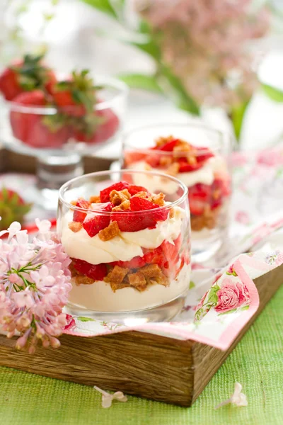 Fragola e mascarpone trifle — Foto Stock