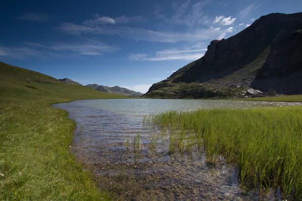 Mountain lake landscape — Stock Photo, Image