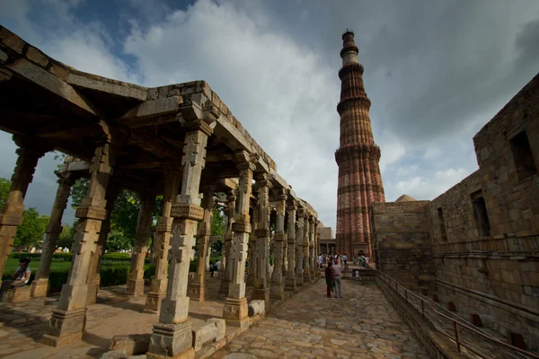 One of most popular tourist places in New Delhi, Qutab Minar — Stock Photo, Image