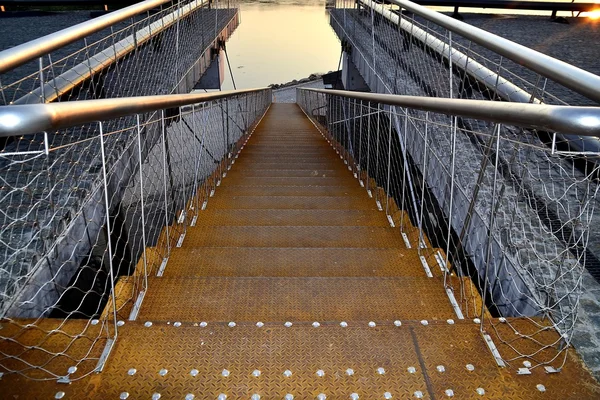 Rezavé kovové schodiště — Stock fotografie