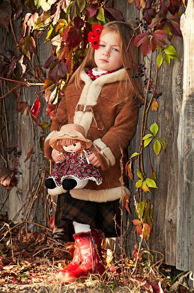 A beautiful blonde little girl, portrait. — Stock Photo, Image