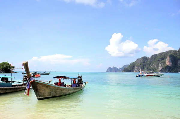 Barco no oceano Tailândia — Fotografia de Stock