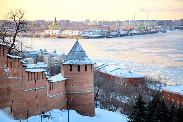 Vista de noviembre de Strelka desde Nizhny Novgorod Kremlin Rusia —  Fotos de Stock
