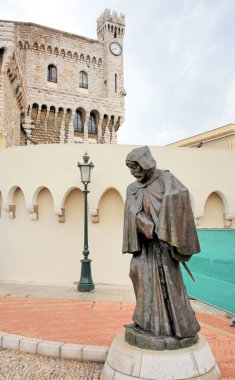 bir keşiş de monaco, monte carlo palace heykeli