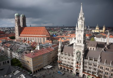 fırtına, marienplatz Münih