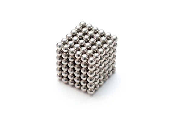 Magnetische metalen kubus — Stockfoto