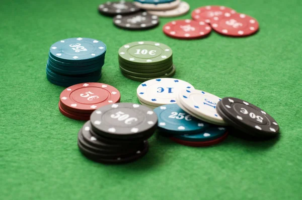 Farbige Pokerchips — Stockfoto