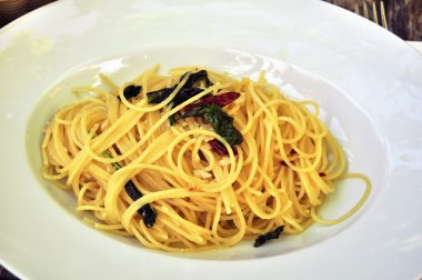 Spagetti aglio olio peperoncino