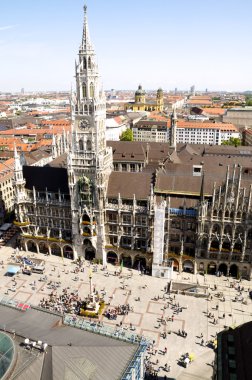 Münih, Belediye Binası ve marienplatz Meydanı