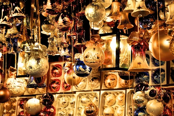 Zlatý vánoční strom dekorace — Stock fotografie