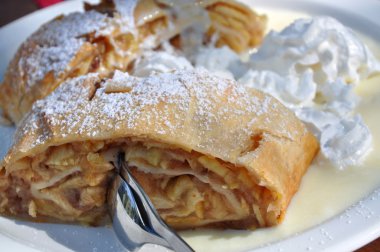 Apple Strudel clipart