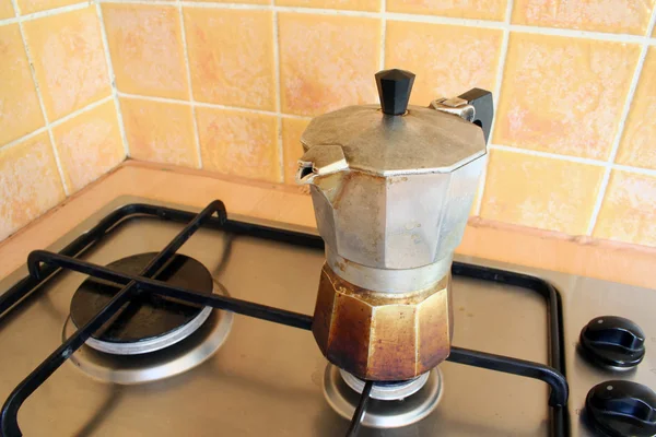 Plynový sporák s caffee maker — Stock fotografie