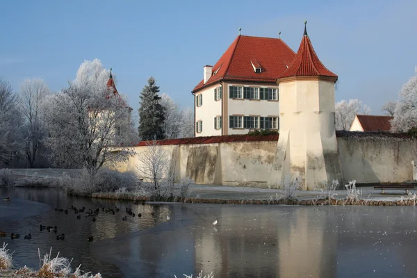 Баварский замок зимой — стоковое фото