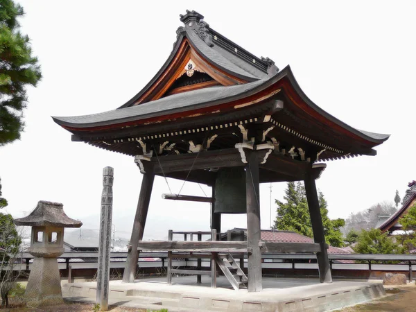 Dzwon wieża w buddyjskiej świątyni, Japonia — Zdjęcie stockowe