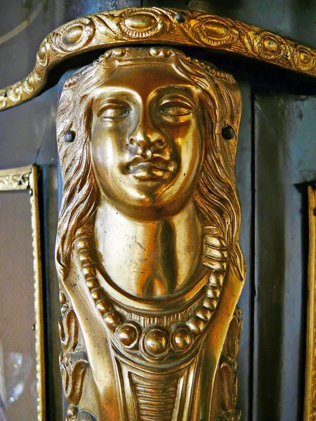 黄金の女性の頭部 — ストック写真