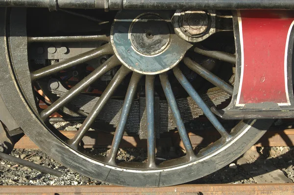 Detalle de rueda de locomotora con radios — Foto de Stock
