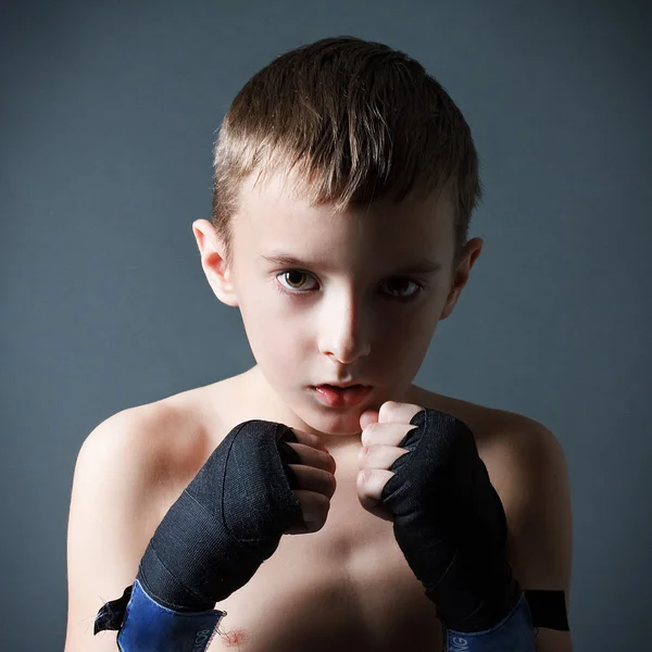 Formación del joven boxeador Imagen de stock