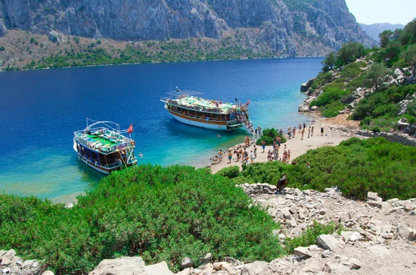 The two boats are in the beautiful blue sea of the Turkey — Stock Photo, Image