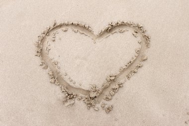 Kumda bir kalp