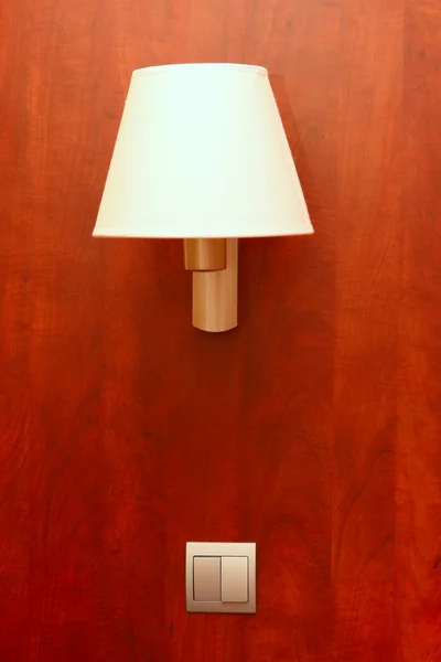Lâmpada e o interruptor ligado — Fotografia de Stock