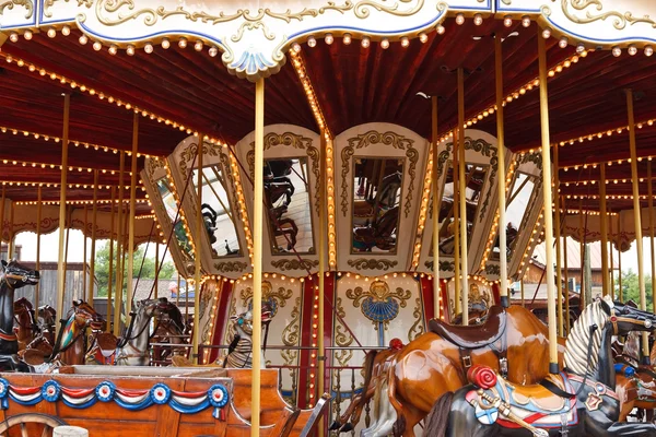 Karusell med hästar — Stockfoto