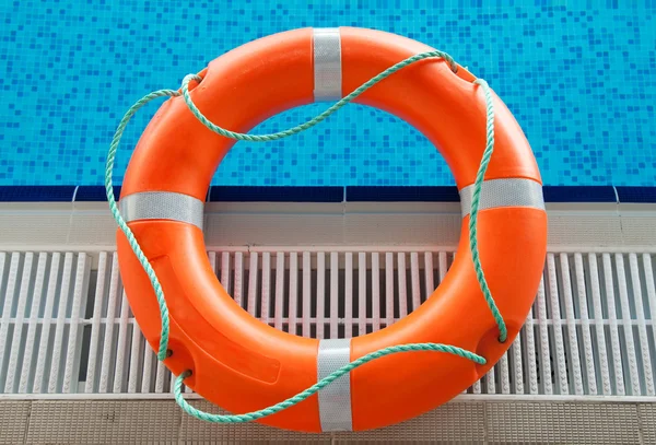 Rescue in swimming pool — Stock Photo, Image