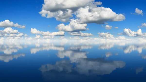Sky reflektion panorama — Stockfoto