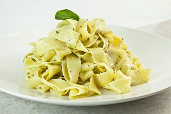 Pappardelle pasta with pesto — Stock Photo, Image