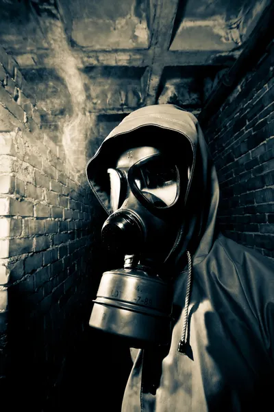 男の身に着けているガスマスク — ストック写真