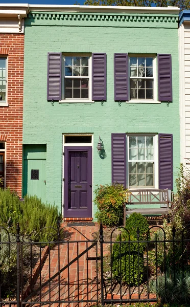 Washington reihenhaus home italienischer stil zaun — Stockfoto