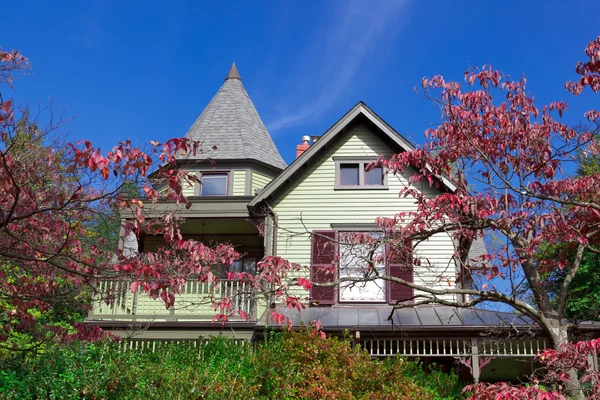 Suburban Single Family House Victorian Queen Anne — Stock Photo, Image
