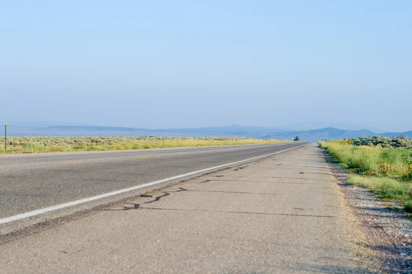 Płaskie i proste autostrady taos w Nowym Meksyku usa — Zdjęcie stockowe
